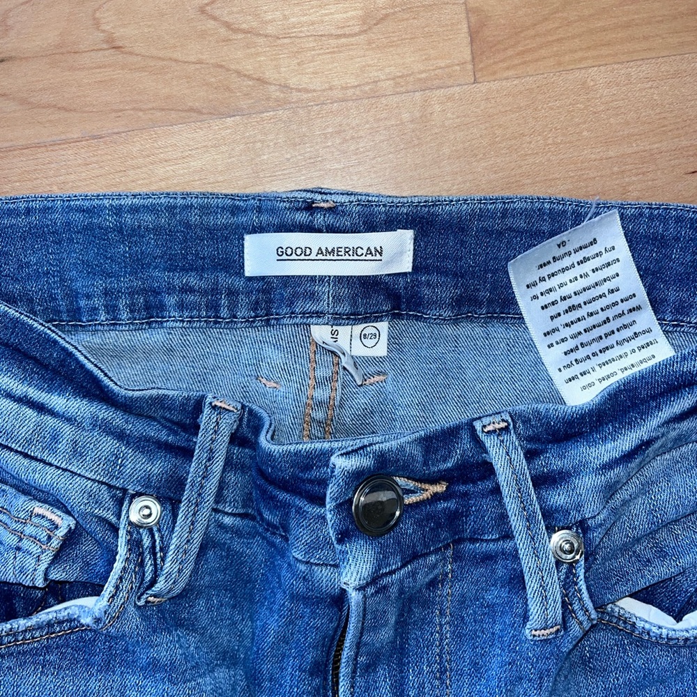 Good American Skinny Ripped jeans. Size 8/29. Amazing condition!